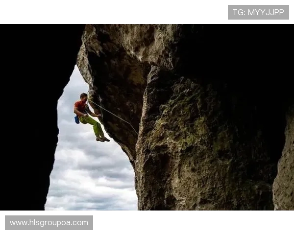 广州攀岩队的节奏体系与攀岩战术的深度解析与实践探索 广州攀岩队的节奏体系与攀岩战术的深度解析与实践探索
