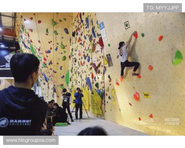 成都攀岩队在世界滑板锦标赛中以54分领先其他队伍展现强大实力