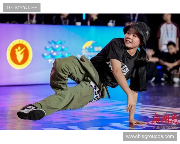 杭州街舞队在世界攀岩锦标赛中以52分稳居积分榜首位