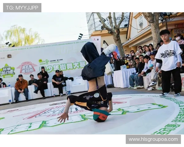 成都滑板队在世界街舞大赛中的精彩表现与实力点评分析